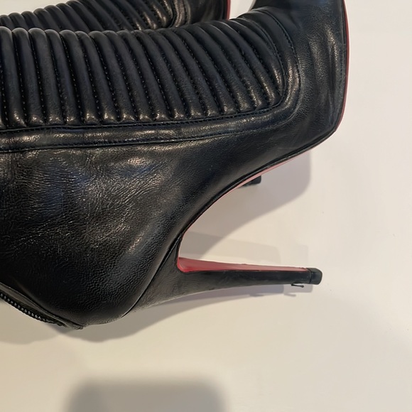 Christian Louboutin Apollonia Boots in black leather size 38.5 - Picture 8 of 10